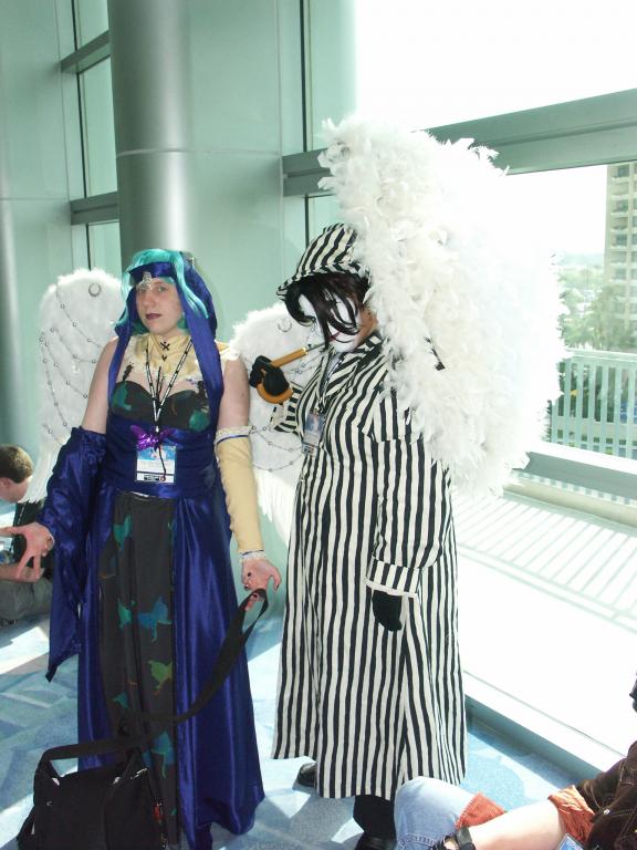 More cosplayers