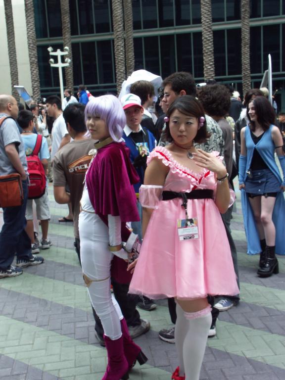 More cosplayers